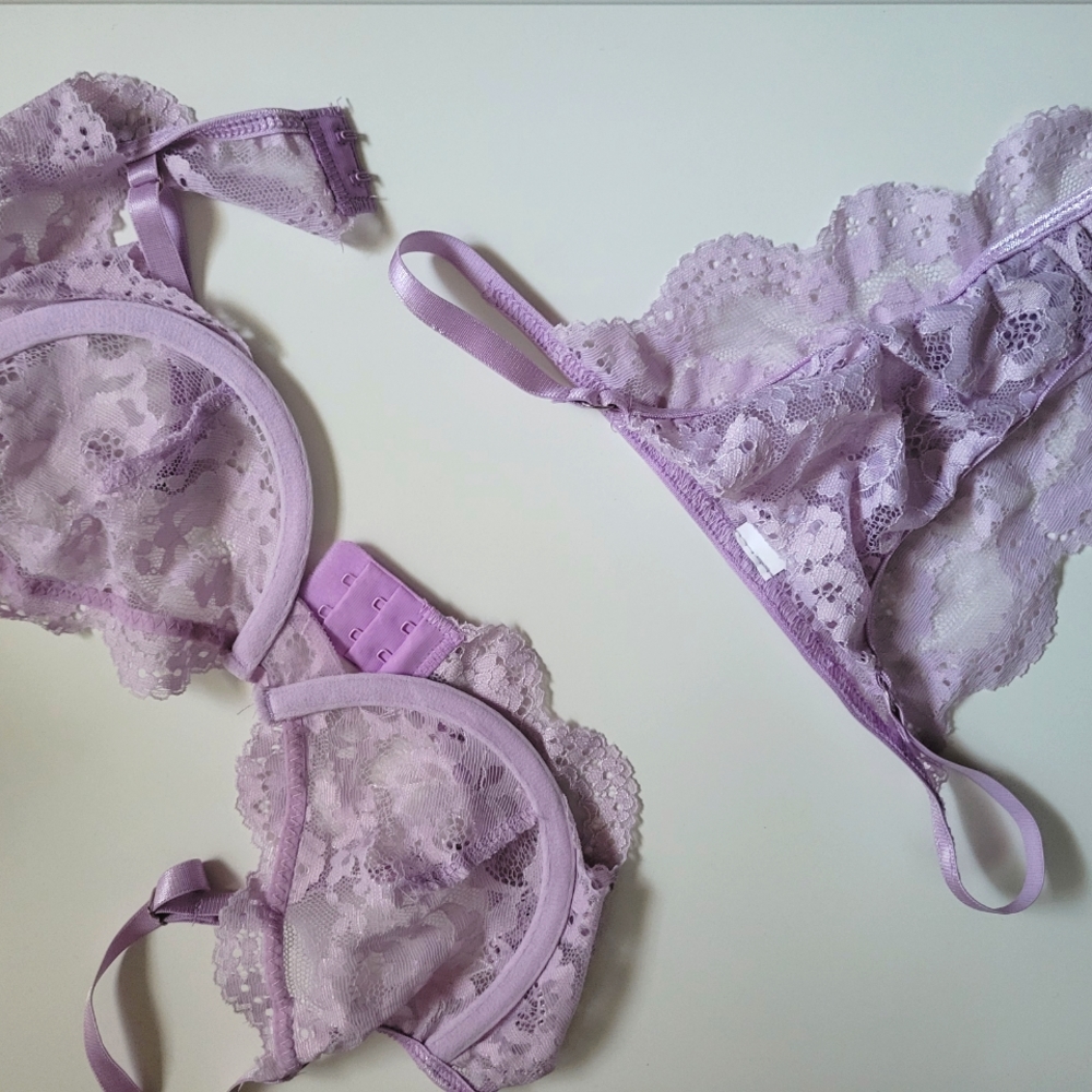 Brand new Floral Lace Underwire Lingerie Set